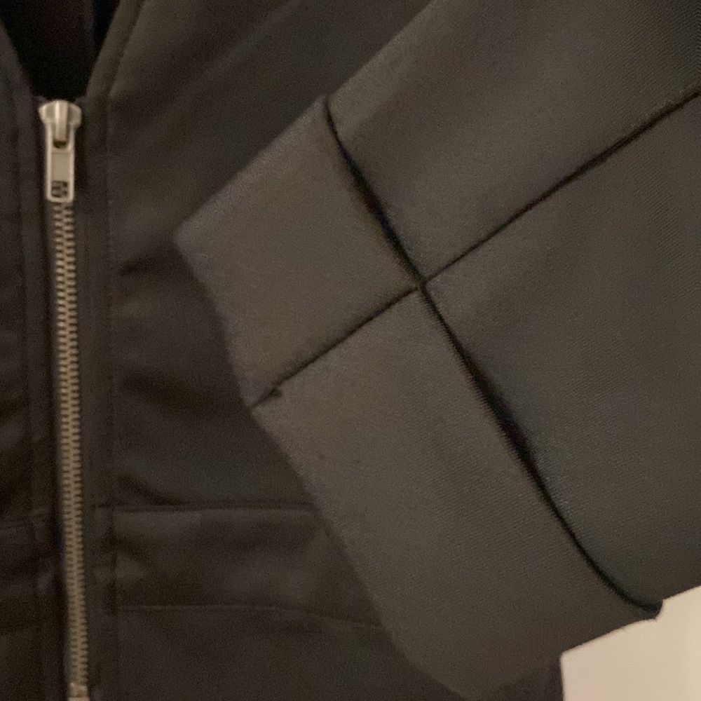 Beautiful jacket - Picture 3 of 6